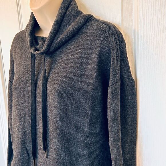 Banana Republic Long Sleeve Funnel Neck Dark Charcoal Gray Pullover! ❤️ - Picture 3 of 3
